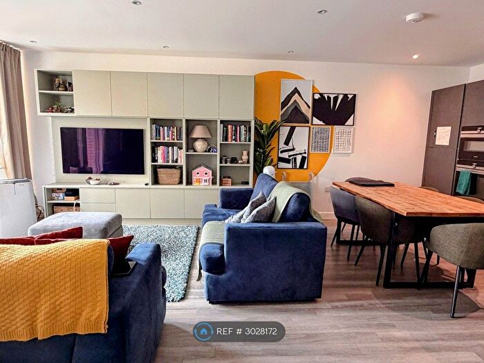 2 Bedroom Flat To Rent In Avenue Road, London, W3