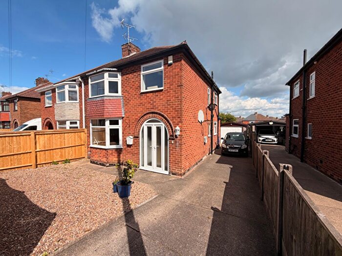 3 Bedroom Semi-Detached House To Rent In Shelford Avenue, Nottingham, NG17