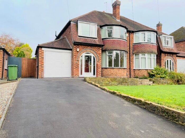 3 Bedroom Semi-Detached House To Rent In Streetsbrook Road, Solihull, B91