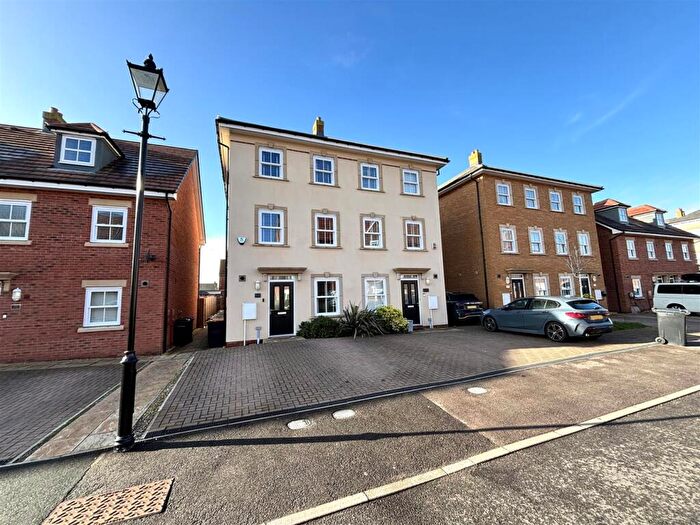 4 Bedroom Semi Detached House For Sale In Danegeld Avenue, Great Denham, Bedford, MK40