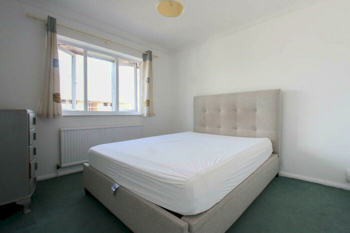3 Bedroom End Of Terrace House For Sale In Batemans Road, Brighton, BN2