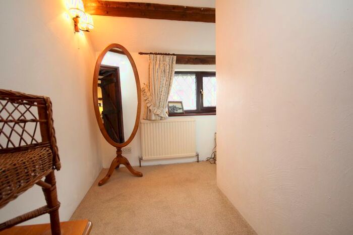 2 Bedroom Semi-Detached House For Sale In Lower Green, Leigh, Tonbridge, TN11