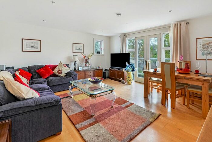 2 Bedroom Flat To Rent In Edgar Close, Kings Hill, ME19