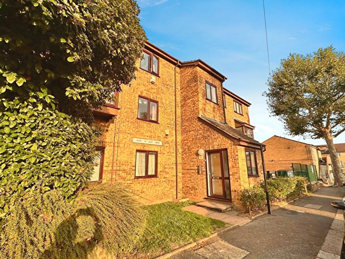 1 Bedroom Flat To Rent In Grange Road, Leyton, E10