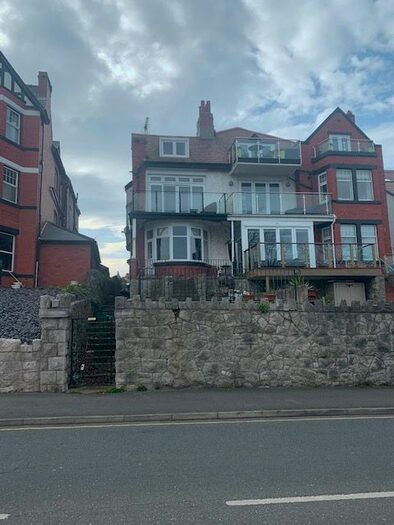 2 Bedroom Flat To Rent In Cayley Promenade, Rhos On Sea, LL28