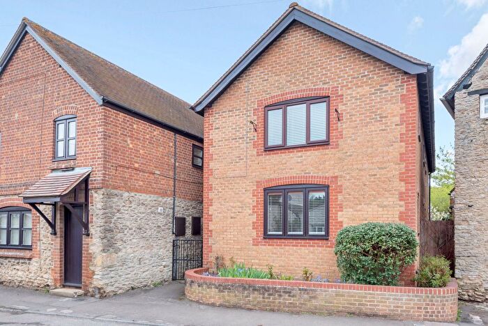 2 Bedroom Maisonette For Sale In Sweet Briar, Marcham, OX13