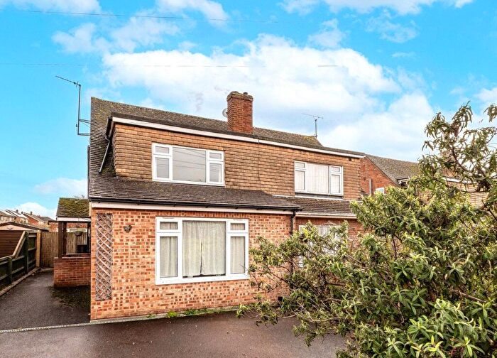 4 Bedroom Semi Detached House For Sale In Morse Road, Didcot, Oxfordshire, OX11