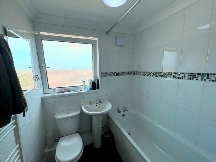 3 Bedroom Flat To Rent In Cottage Grove, Southsea, PO5