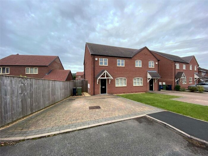 3 Bedroom Semi-Detached House To Rent In Ashfield Grove, Halesowen, West Midlands, B63