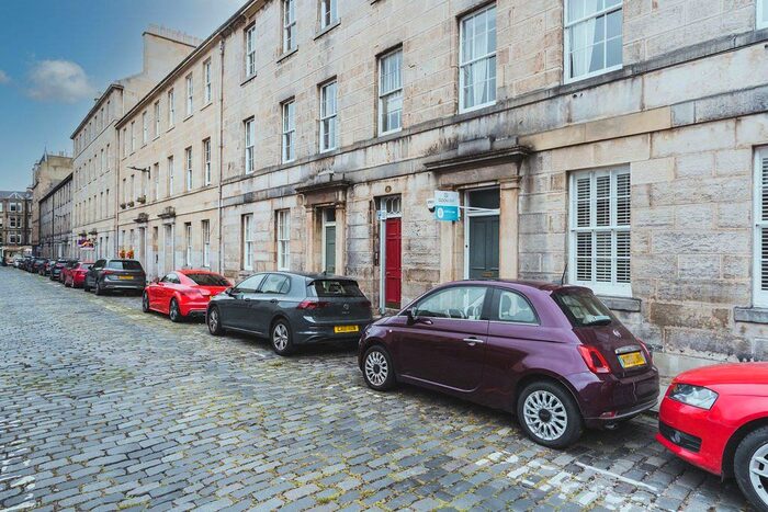 2 Bedroom Flat To Rent In Cheyne Street, Edinburgh, EH4
