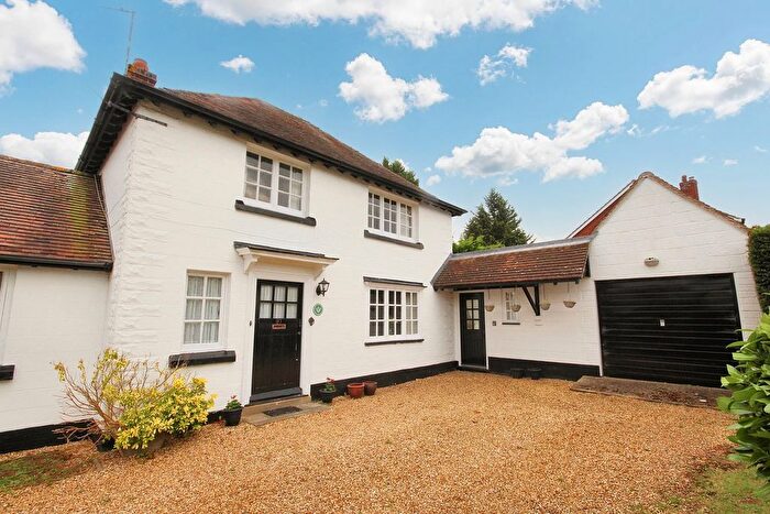 3 Bedroom Detached House For Sale In Baldock Road, Letchworth Garden City, SG6
