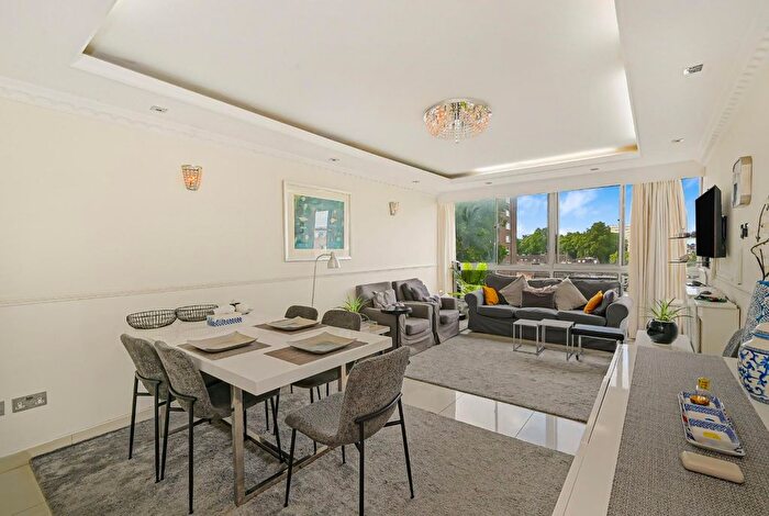 3 Bedroom Flat For Sale In Quadrangle Tower, Cambridge Square, London, W2