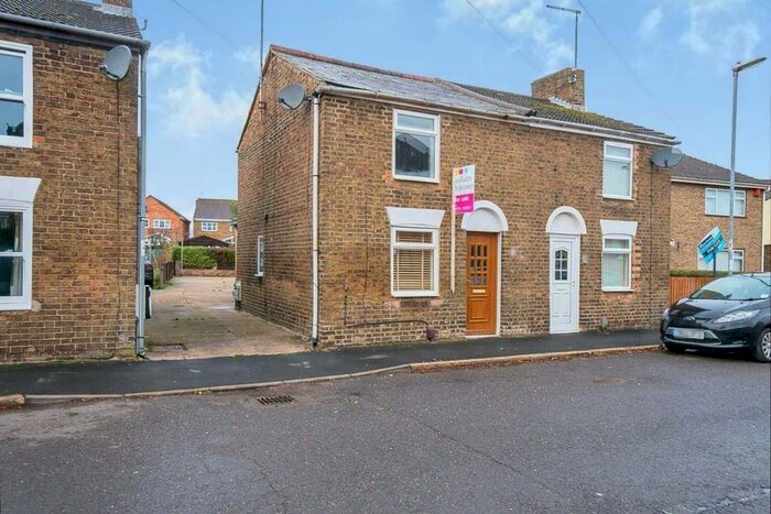 2 Bedroom Property To Rent In Hallcroft Road, Whittlesey, Peterborough PE7