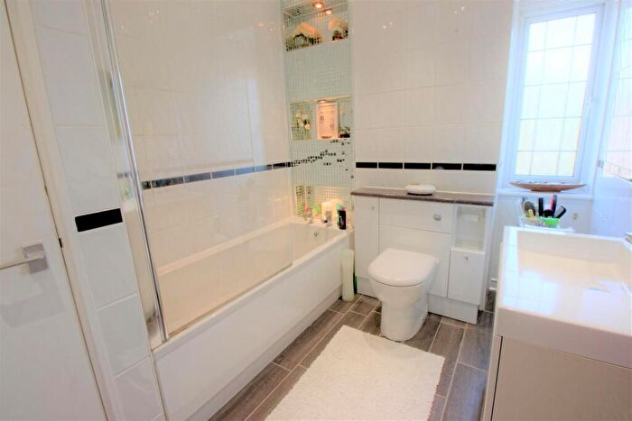 3 Bedroom House To Rent In Christchurch Road, Worthing, BN11
