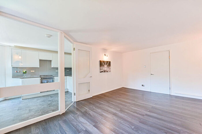 2 Bedroom Flat To Rent In Worlds End Estate, Chelsea, London, SW10