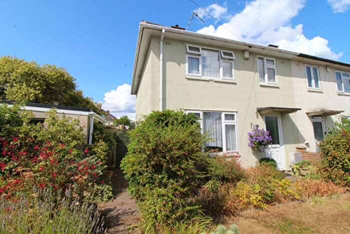 3 Bedroom Semi-Detached House For Sale In Tovey Crescent, Leicester, LE2