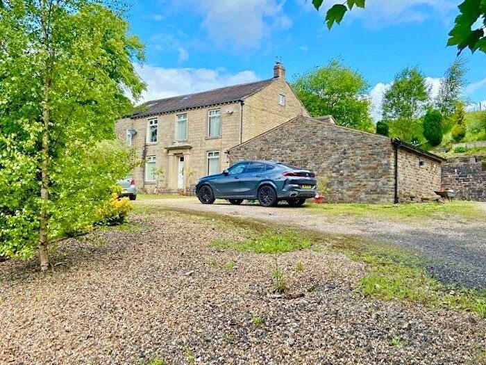 5 Bedroom Semi-Detached House For Sale In Shawclough Road, Rossendale, BB4