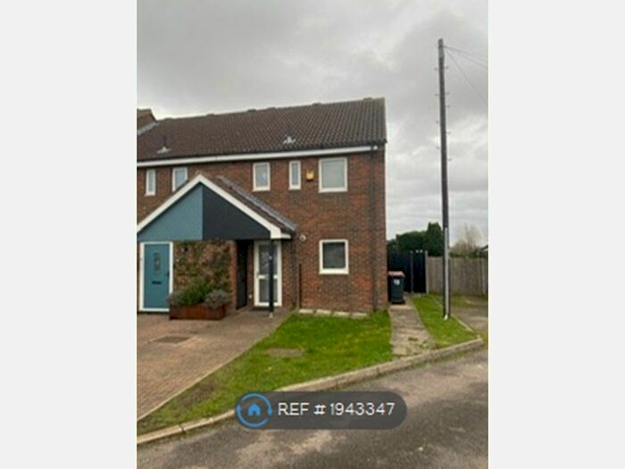 3 Bedroom End Of Terrace House To Rent In Mount Pleasant Avenue, Toddington, Dunstable, LU5