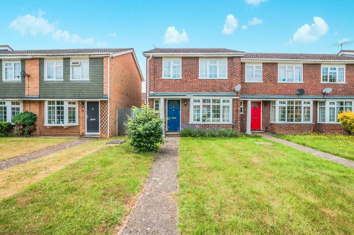 3 Bedroom End Of Terrace House To Rent In Lyneham Gardens, Maidenhead, SL6