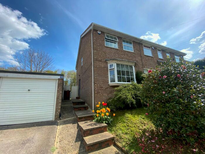 3 Bedroom Property To Rent In Bridge Wood Close, Horsforth, Leeds, LS18