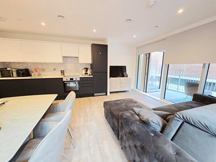 1 Bedroom Flat To Rent In Orla Lodge, A High Mead, A High Mead, HA1