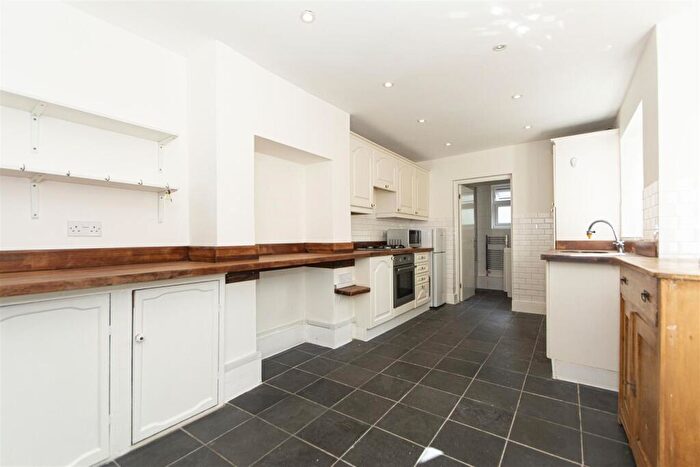 1 Bedroom Flat To Rent In Inworth Street, Battersea, SW11
