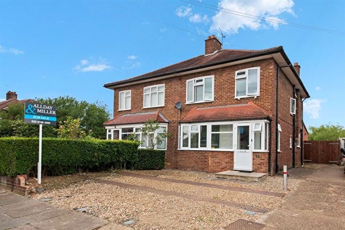 3 Bedroom Semi Detached House For Sale In Bournemead Avenue, Northolt, UB5