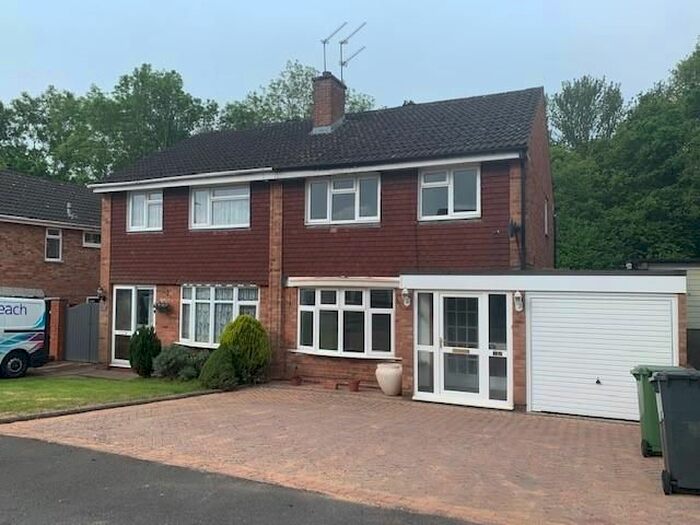 3 Bedroom Property To Rent In Croft Close, Redditch, B98