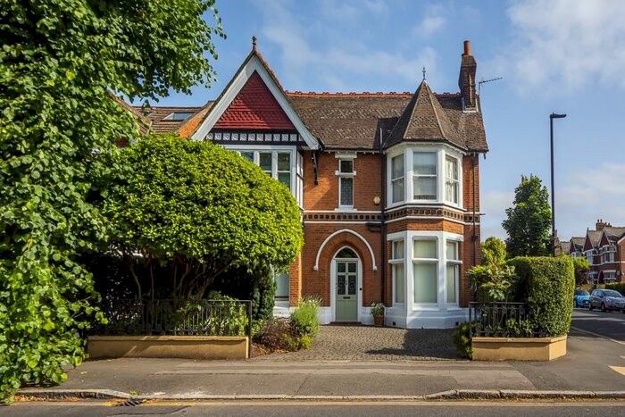 5 Bedroom Detached House To Rent In Gordon Road, London, W5