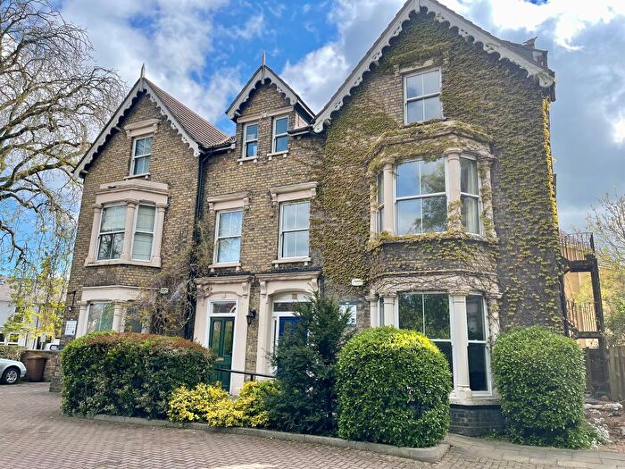 2 Bedroom Flat For Sale In Lincoln Road, Peterborough, PE1