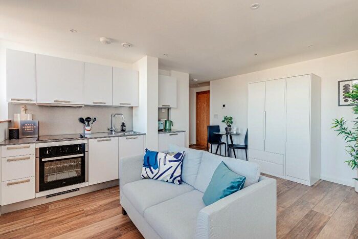 Studio To Rent In Berkshire House, Queen Street, Maidenhead, Berkshire, SL6