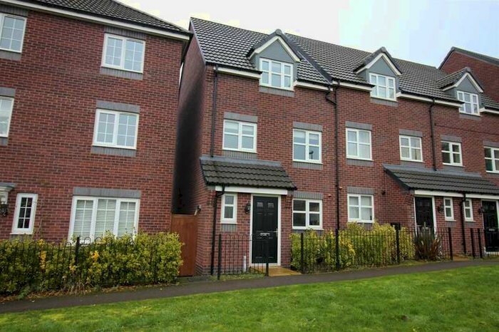 3 Bedroom Semi-Detached House To Rent In College Green Walk, Mickleover, DE3