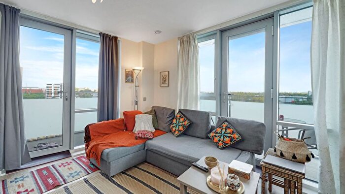 1 Bedroom Flat For Sale In Rick Robert’S Way, London, E15