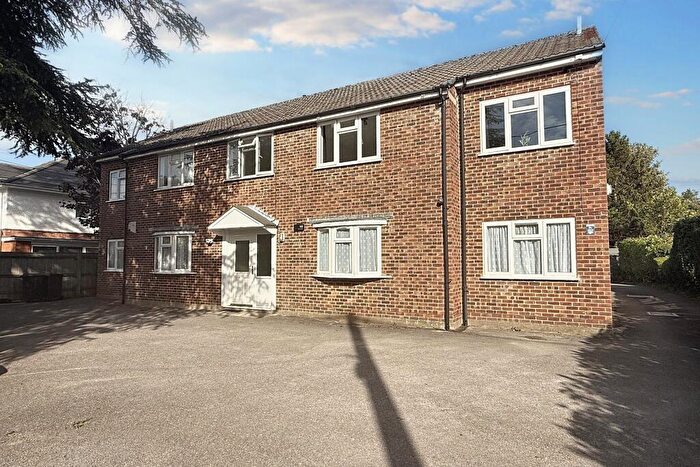 2 Bedroom Flat For Sale In Ferndown, BH22