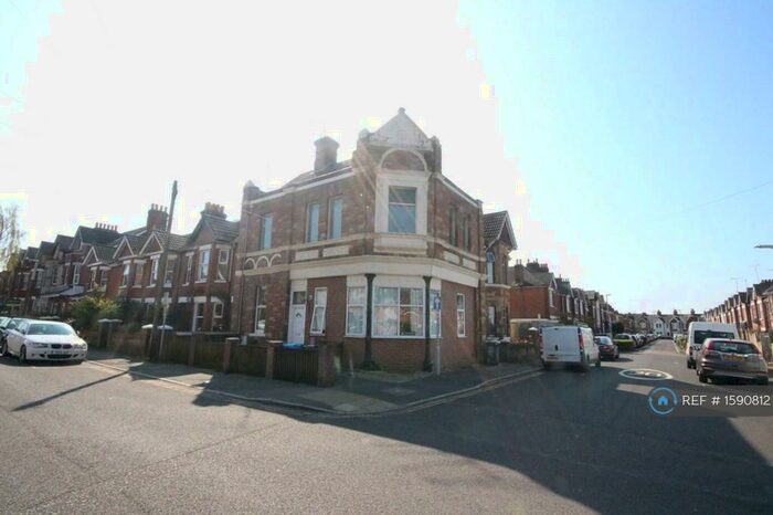 3 Bedroom Flat To Rent In Kingston Road, Poole, BH15