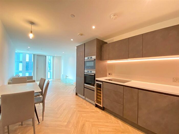 1 Bedroom Flat To Rent In Elizabeth Tower, Silvercroft Street, Manchester, M15