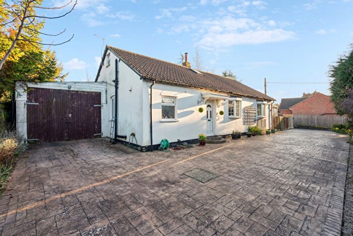 3 Bedroom Detached Bungalow For Sale In The Cleave, Harwell, OX11