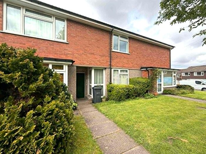 2 Bedroom Flat To Rent In The Paddock, Northfield, Birmingham, B31