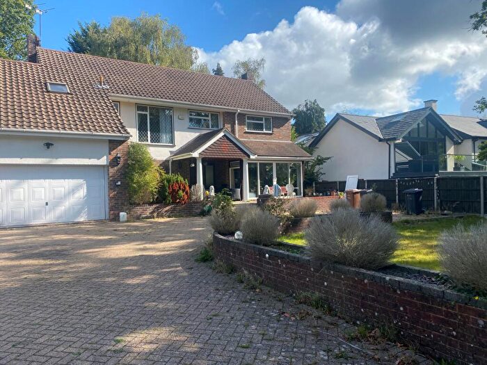 5 Bedroom House To Rent In Pine Drive, Chilworth, SO16