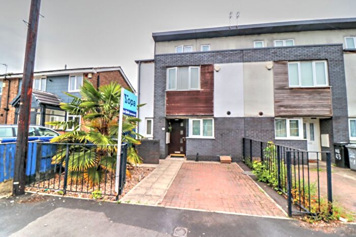 3 Bedroom Mews For Sale In Epsom Avenue, Sale, M33