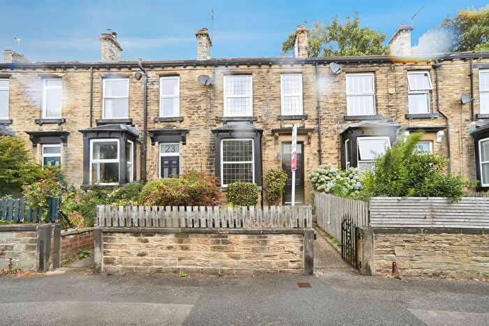 3 Bedroom Terraced House For Sale In School Street, Pudsey, LS28