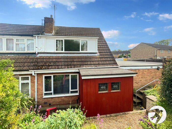 3 Bedroom Semi-Detached House To Rent In Merrals Wood Road, Rochester, Kent, ME2