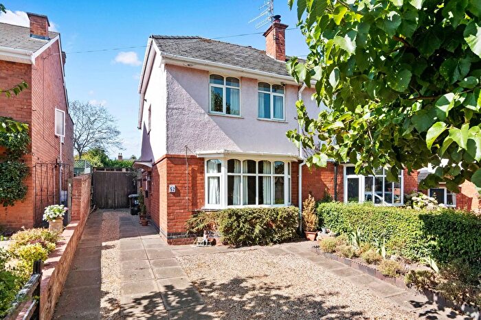 2 Bedroom Semi-Detached House For Sale In Camp Hill Road, Battenhall, Worcester., WR5