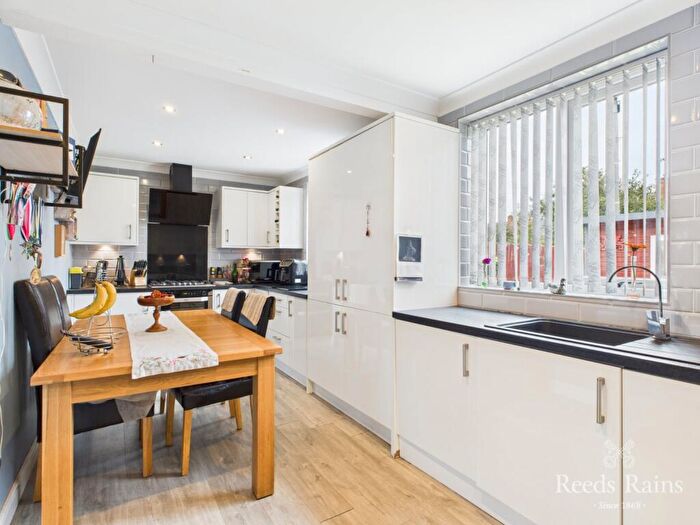 3 Bedroom End Of Terrace House For Sale In Wexford Avenue, Hull, East Riding Of Yorkshire, HU9