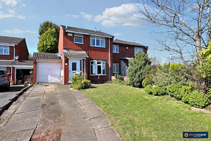 3 Bedroom Semi-Detached House For Sale In Merlin Avenue, Poplar Farm, Nuneaton, CV10