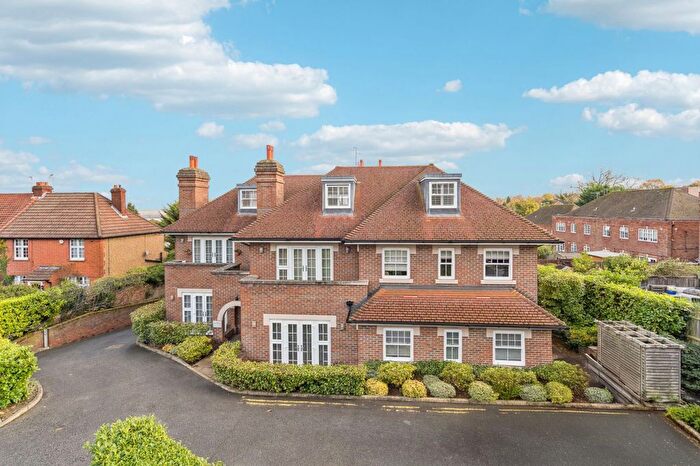 1 Bedroom Flat For Sale In Kings Court, Little Bushey Lane, WD23