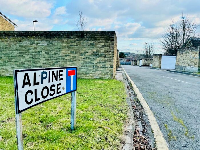 Property To Rent In Alpine Close, Croydon CR0