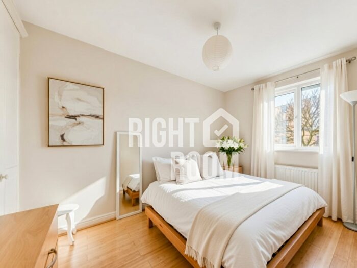 4 Bedroom Semi Detached House To Rent In Bed House, Magellan Place, London, E14