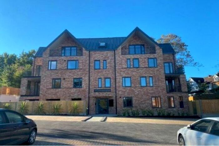 2 Bedroom Flat To Rent In Sleeper Meadows Apartments, South Croydon, CR2