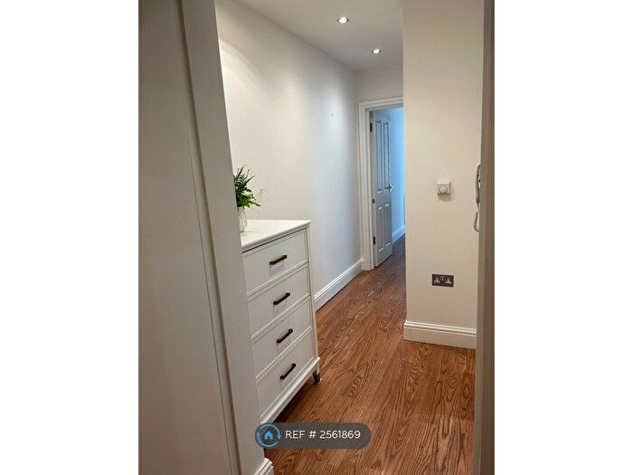 1 Bedroom Flat To Rent In Kingston Road, London, SW19